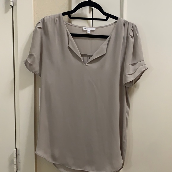 DR2 - grey top - Picture 2 of 3